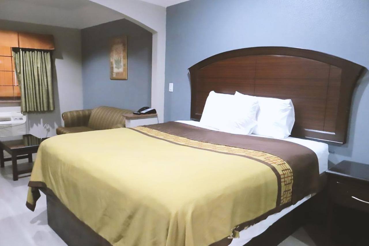 Blue Way Inn & Suites By Jasper Houston Dış mekan fotoğraf