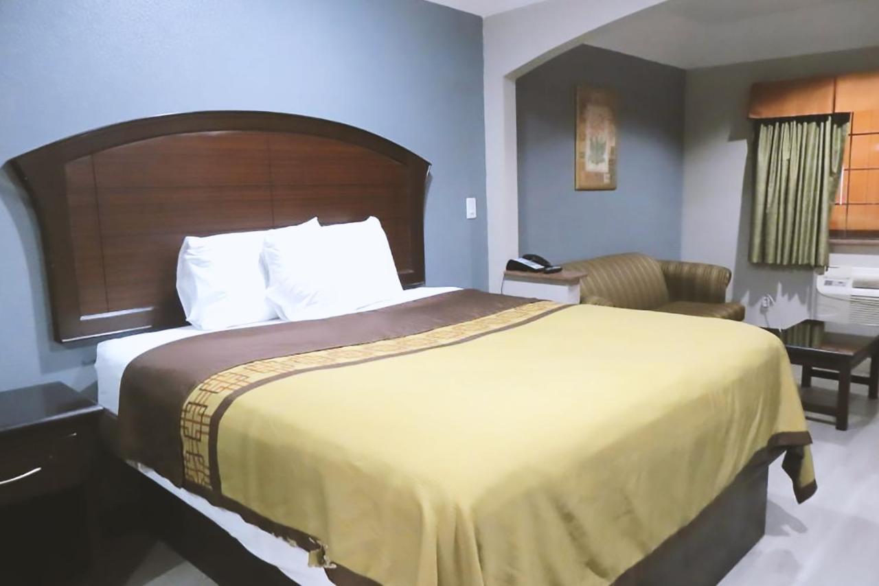 Blue Way Inn & Suites By Jasper Houston Dış mekan fotoğraf